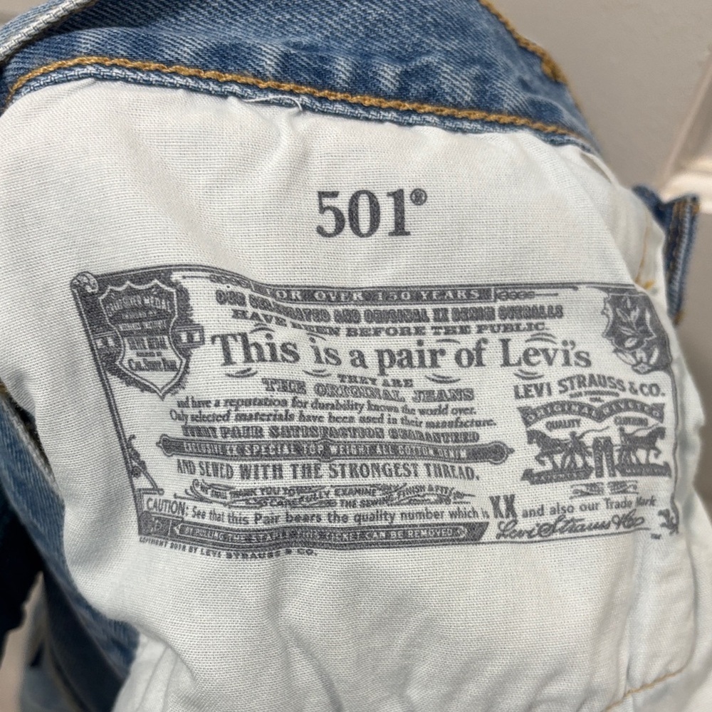 Levi's Premium 501 High Rise Short Size 32 Distressed 100% Cotton Non Stretch - Picture 9 of 10